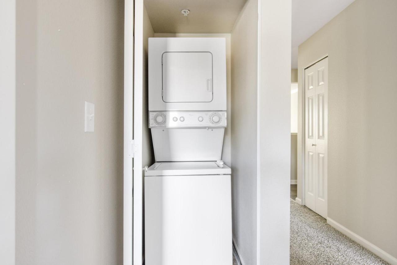 2br W Wd Gym Pool S F O-509 Apartment *